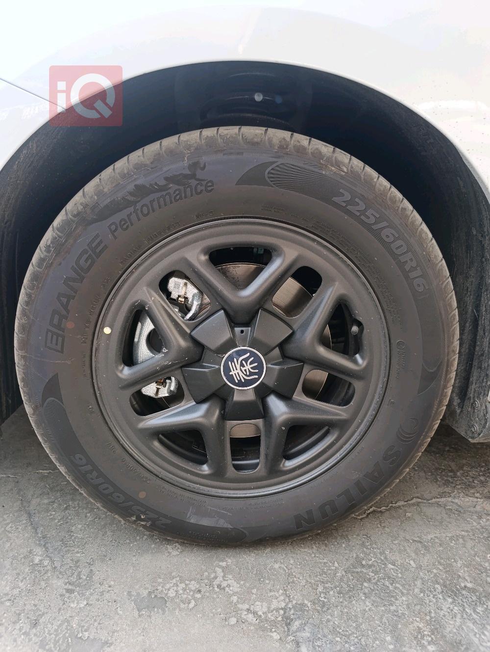 بی وای دی Qin Plus